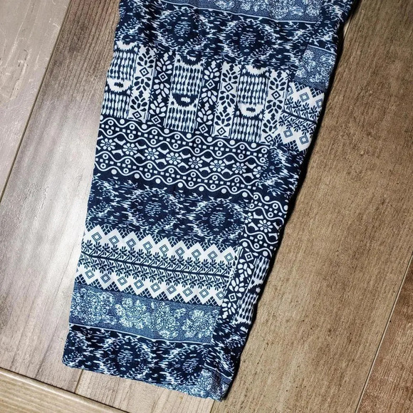 Deal Jeans Blue & White Women's Size Large Graphic Boho Pants - Picture 5 of 12